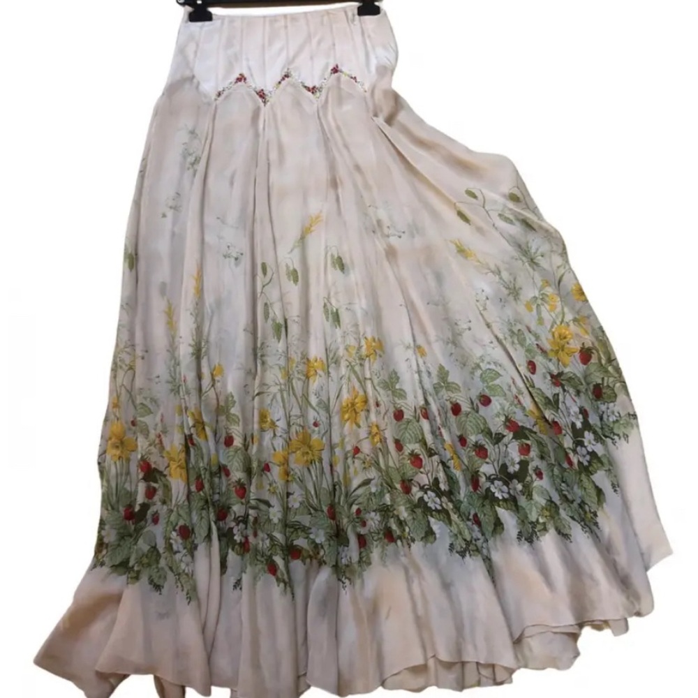 Bluemarine / Made In Italy / Silk Flowing Skirt / Floral + Strawberries / Size 8
